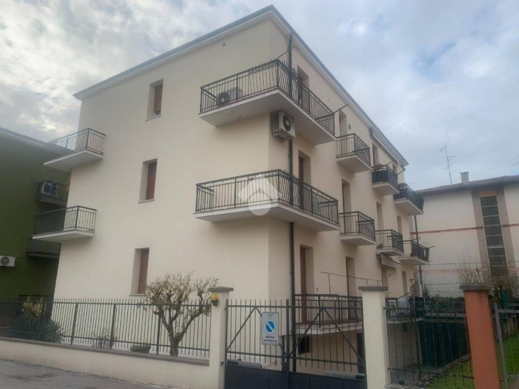 appartamento in affitto a Verona in zona Borgo Roma
