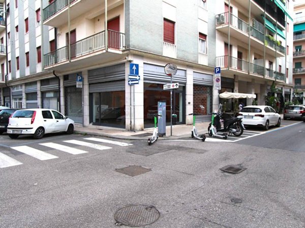 negozio in affitto a Verona in zona Cittadella