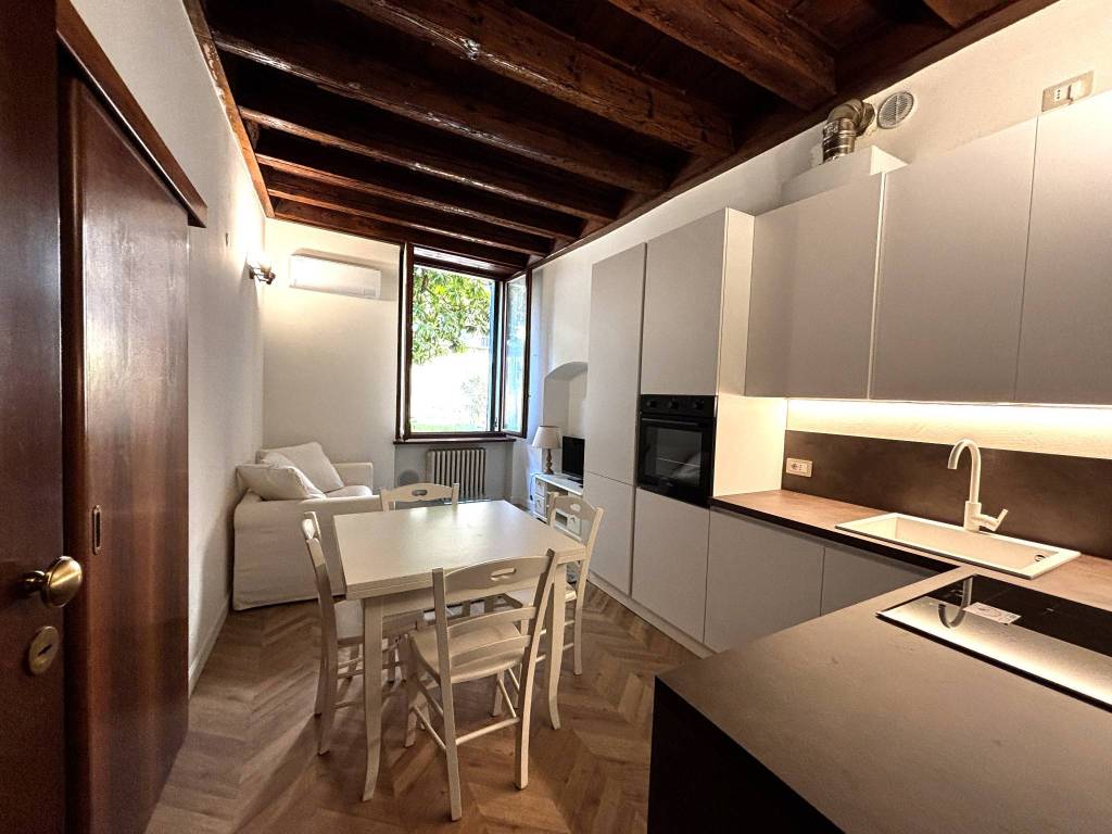 appartamento in affitto a Verona in zona Centro Storico