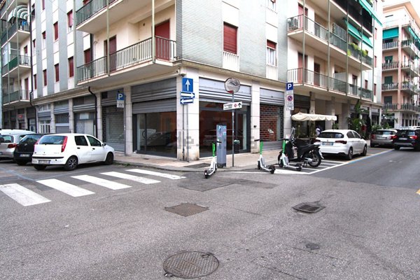 locale commerciale in affitto a Verona in zona Cittadella