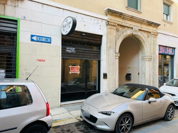 negozio in affitto a Verona in zona Veronetta