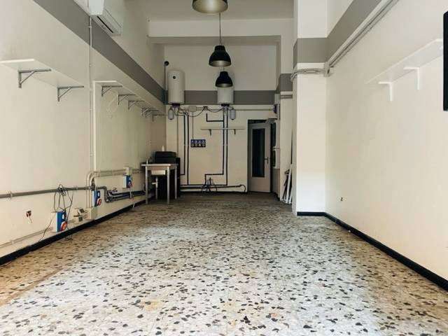 negozio in affitto a Verona in zona Veronetta