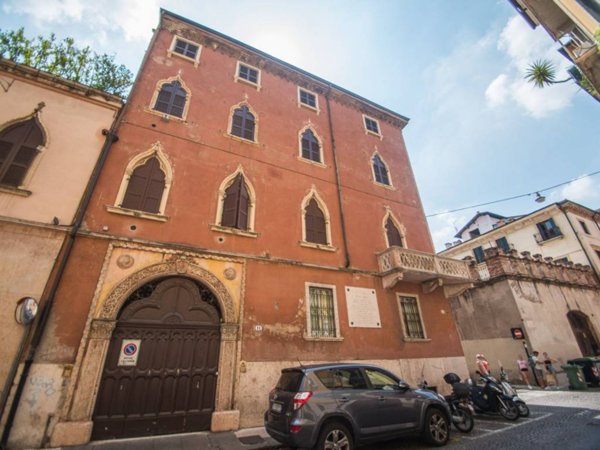 appartamento in affitto a Verona in zona Centro Storico