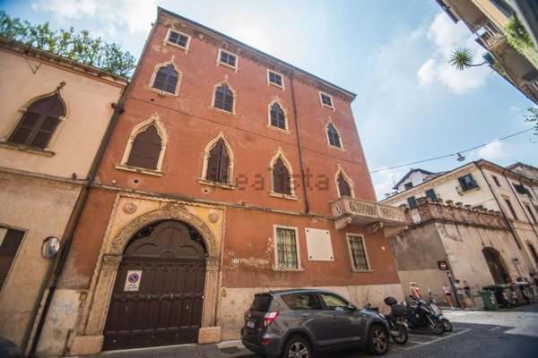 appartamento in affitto a Verona in zona Centro Storico