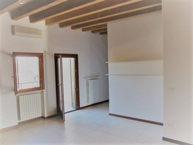 appartamento in affitto a Verona in zona Centro Storico