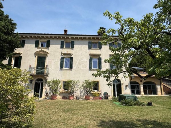 appartamento in affitto a Verona in zona Valdonega