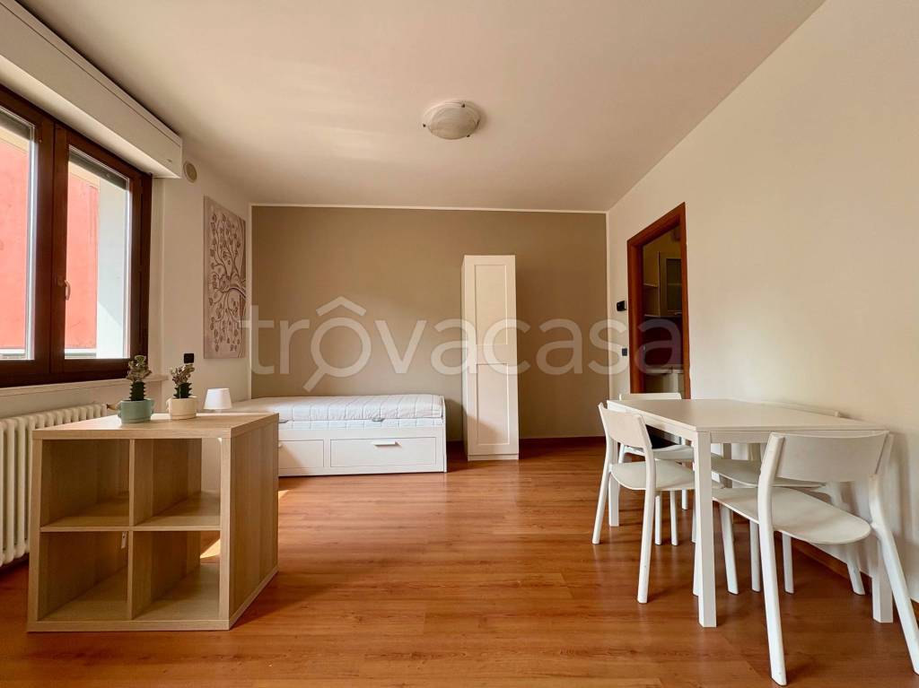 appartamento in affitto a Verona in zona Borgo Roma