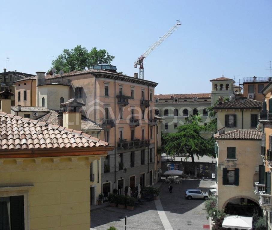 appartamento in affitto a Verona in zona Centro Storico