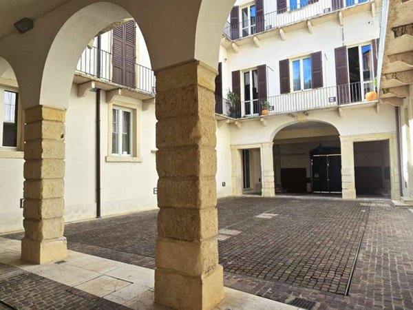 appartamento in affitto a Verona in zona Centro Storico