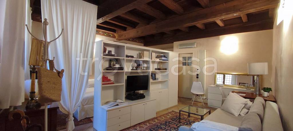 appartamento in affitto a Verona in zona Centro Storico