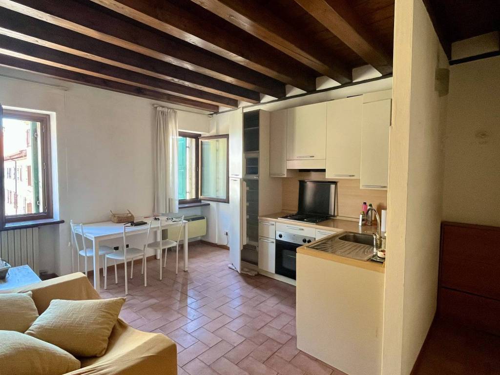 appartamento in affitto a Verona in zona Veronetta