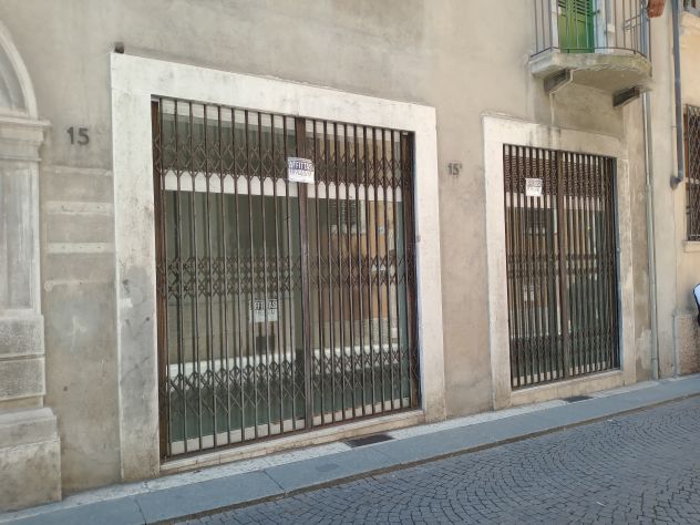 negozio in affitto a Verona