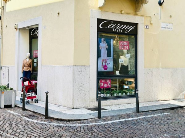 negozio in affitto a Verona in zona Centro Storico