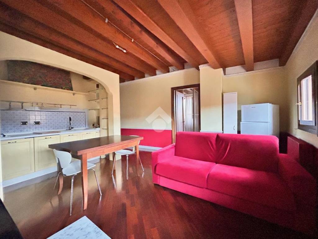 appartamento in affitto a Verona in zona Centro Storico