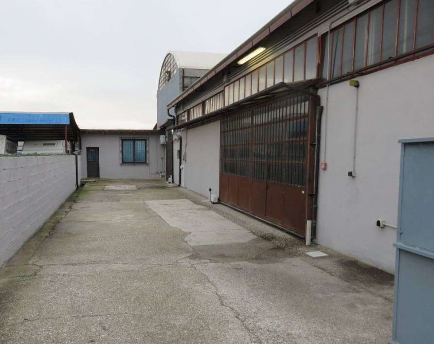 locale commerciale in affitto a Verona in zona Golosine