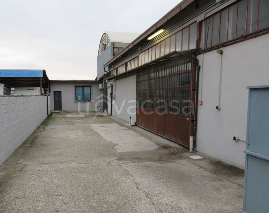 locale commerciale in affitto a Verona in zona Borgo Roma