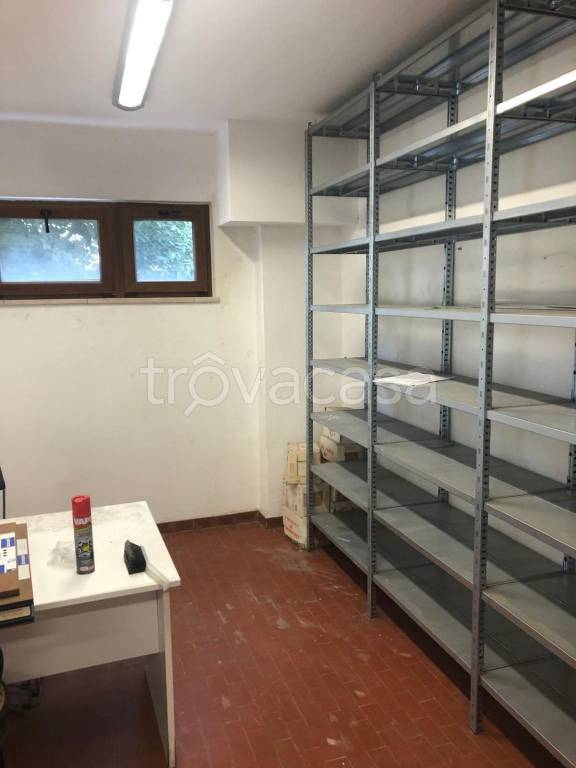 locale commerciale in affitto a Verona in zona Santa Lucia