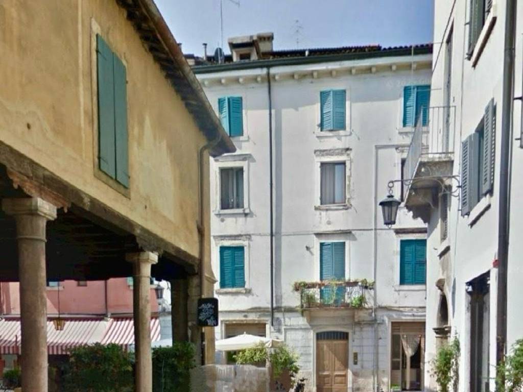 appartamento in affitto a Verona in zona Centro Storico