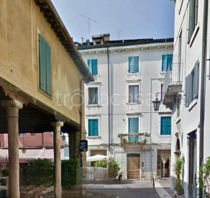 appartamento in affitto a Verona in zona Centro Storico