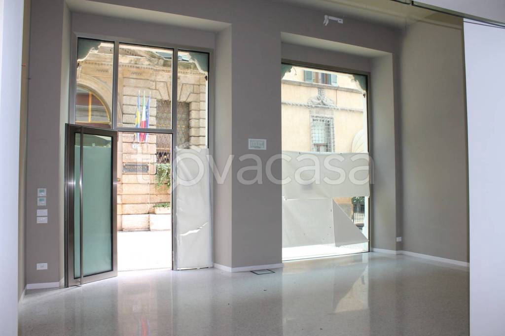 negozio in affitto a Verona in zona Centro Storico