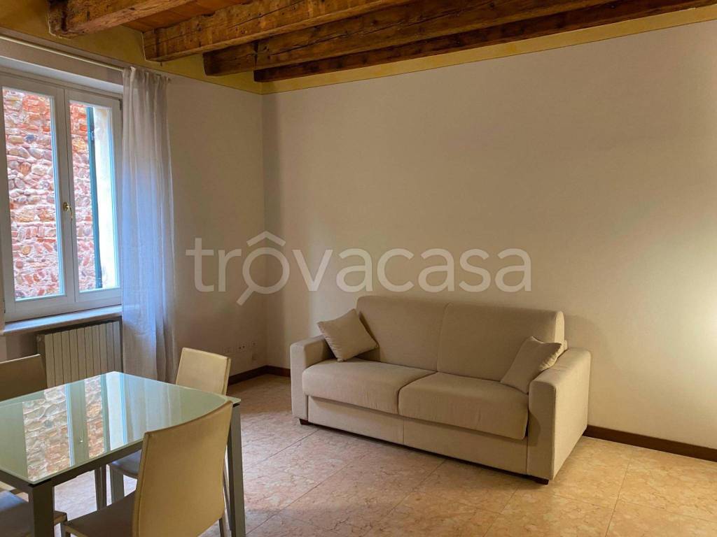 appartamento in affitto a Verona in zona Centro Storico