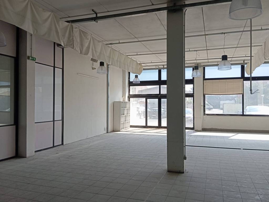 locale commerciale in affitto a Verona in zona Golosine