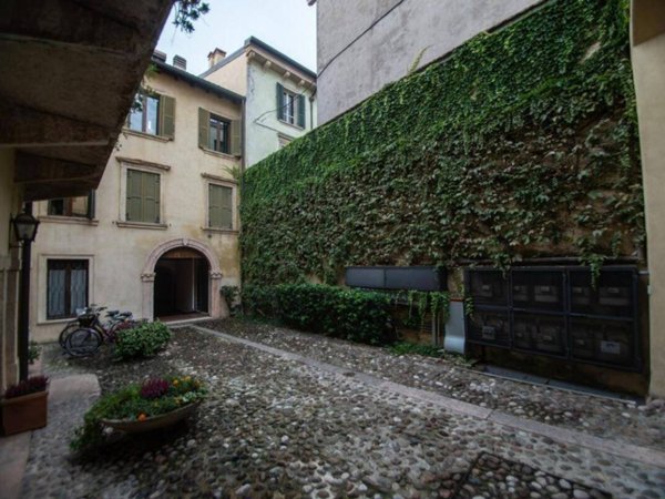 appartamento in affitto a Verona in zona Centro Storico