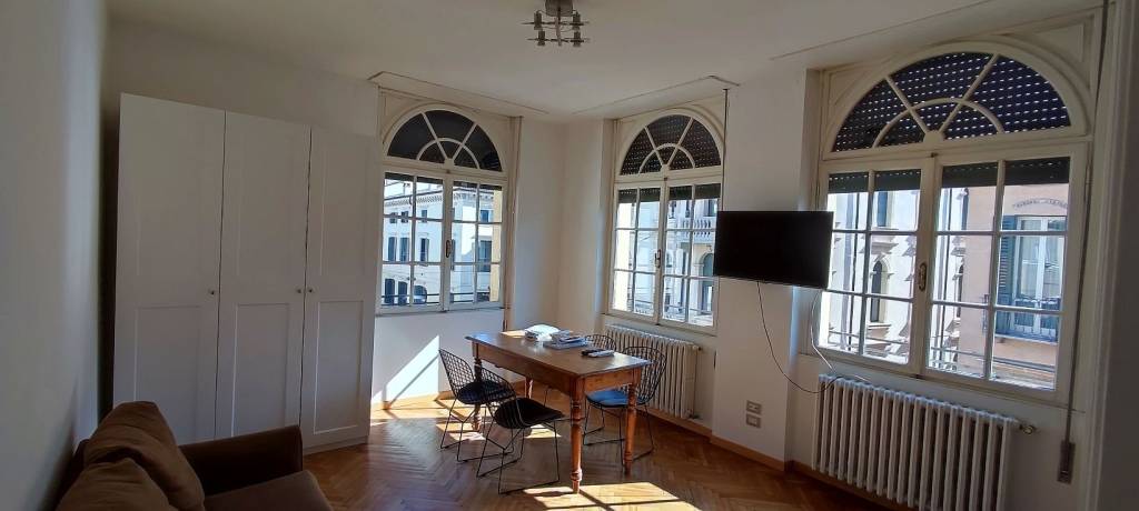 appartamento in affitto a Verona in zona Centro Storico