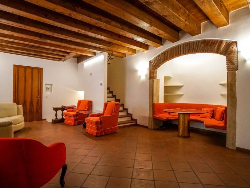appartamento in affitto a Verona in zona Centro Storico