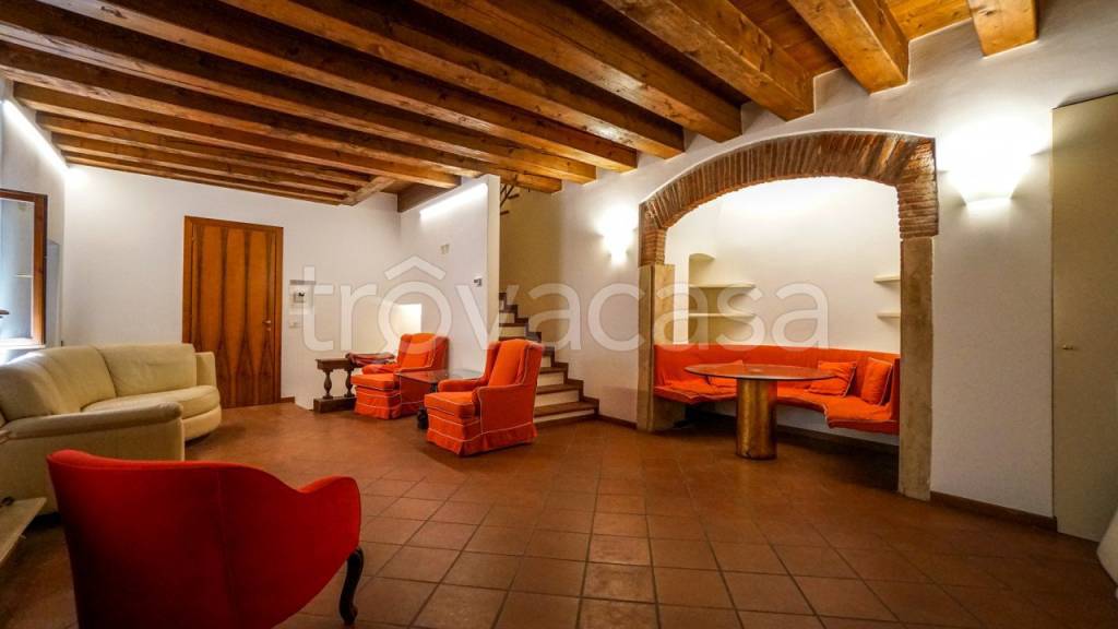 appartamento in affitto a Verona in zona Centro Storico