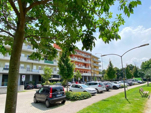 locale commerciale in affitto a Verona in zona Santa Lucia