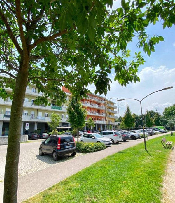 locale commerciale in affitto a Verona