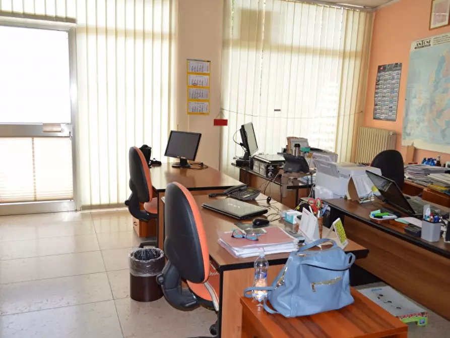 negozio in affitto a Verona