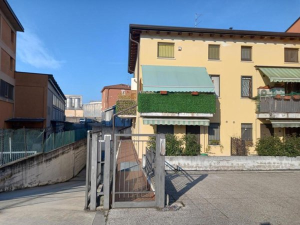 appartamento in affitto a Verona in zona Golosine