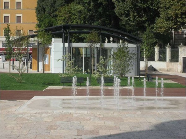 negozio in affitto a Verona