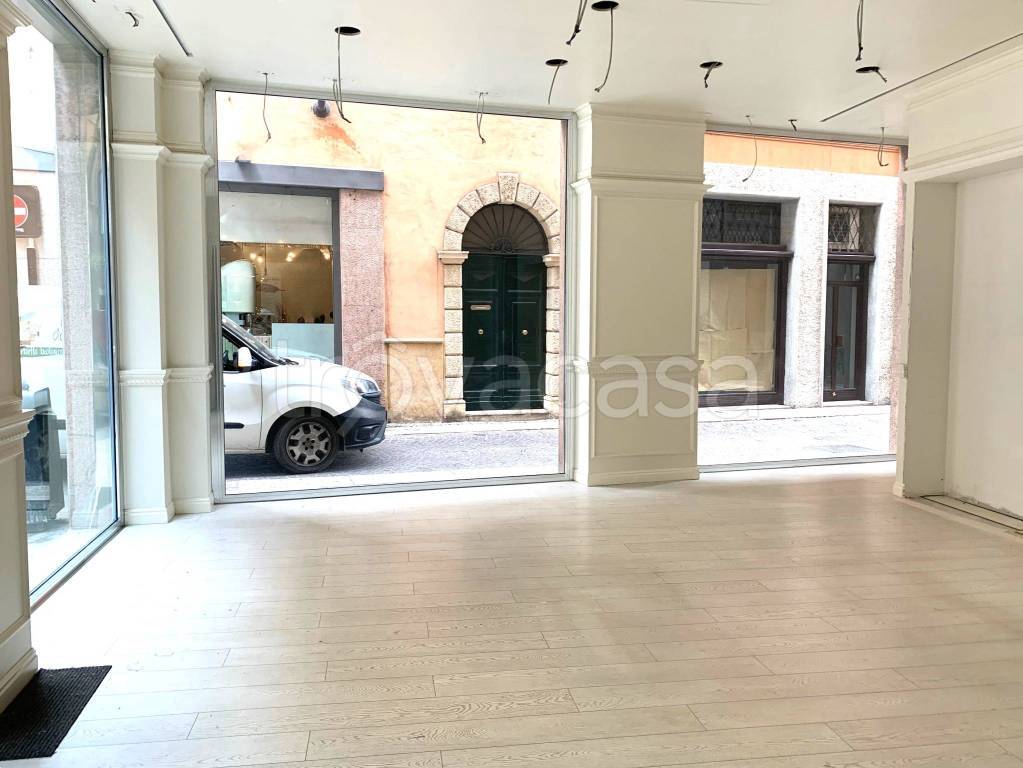 negozio in affitto a Verona in zona Centro Storico