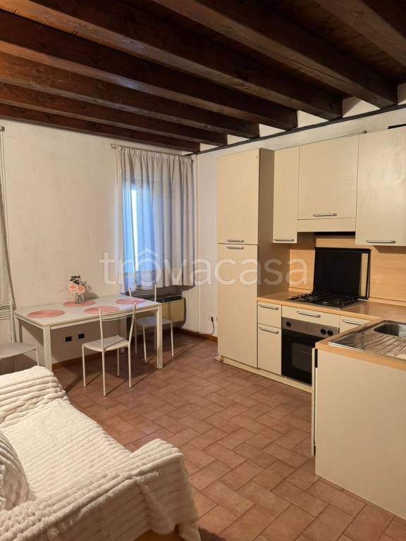appartamento in affitto a Verona in zona Veronetta