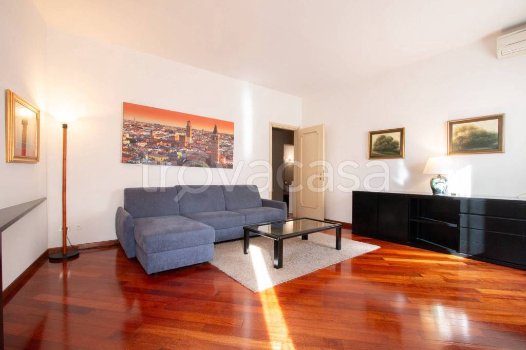 appartamento in affitto a Verona in zona Centro Storico