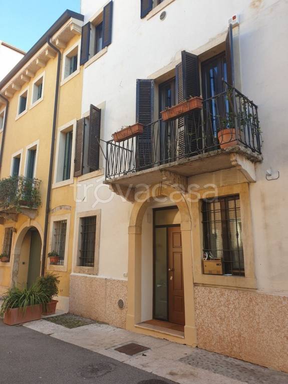appartamento in affitto a Verona in zona Centro Storico