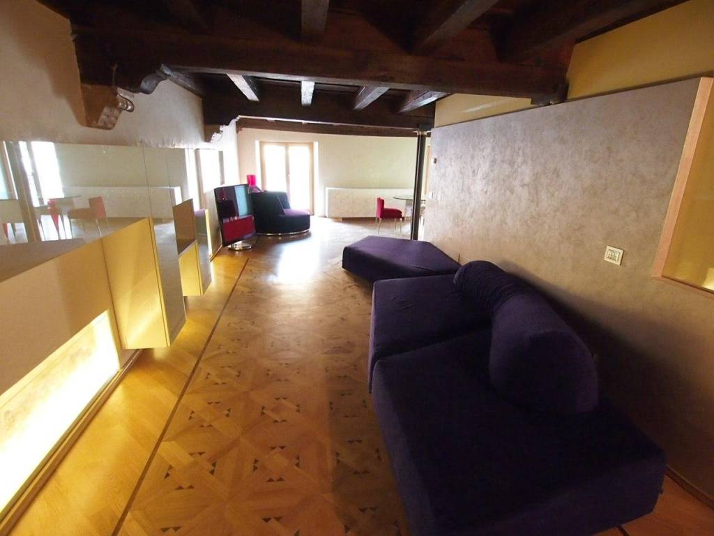 appartamento in affitto a Verona in zona Centro Storico