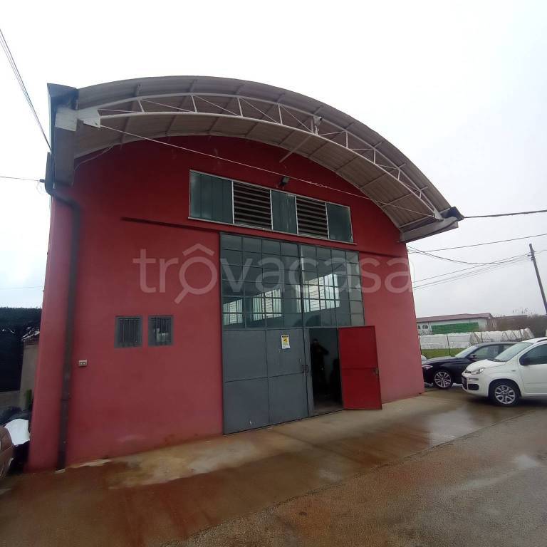 locale commerciale in affitto a Verona in zona Cadidavid