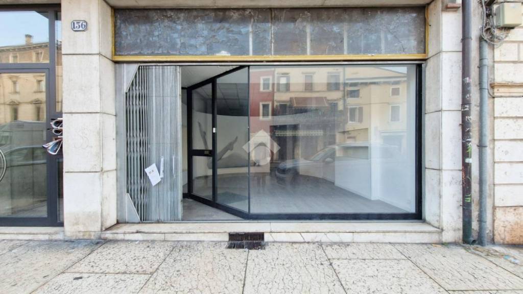negozio in affitto a Verona in zona Veronetta