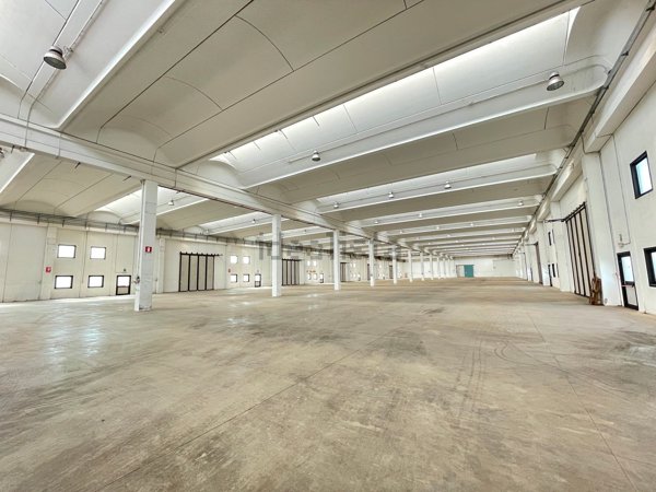 capannone in affitto a Verona