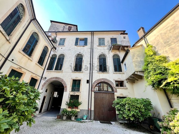 appartamento in affitto a Verona in zona Veronetta