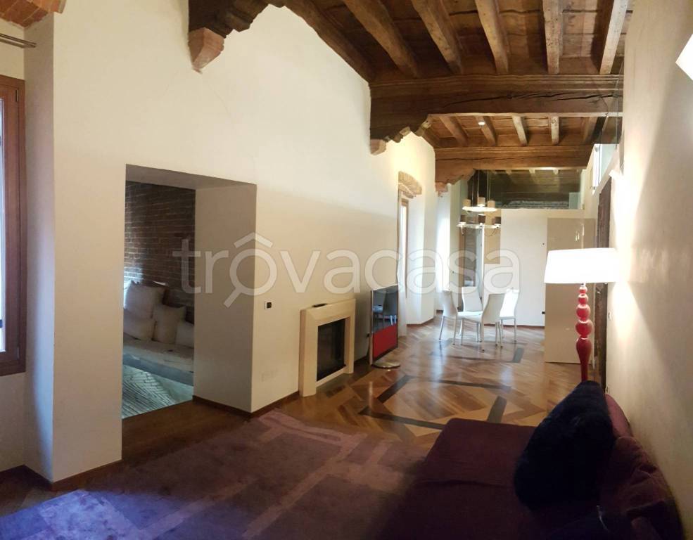 appartamento in affitto a Verona in zona Centro Storico