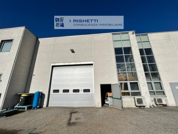 capannone in affitto a Verona in zona San Massimo all'Adige