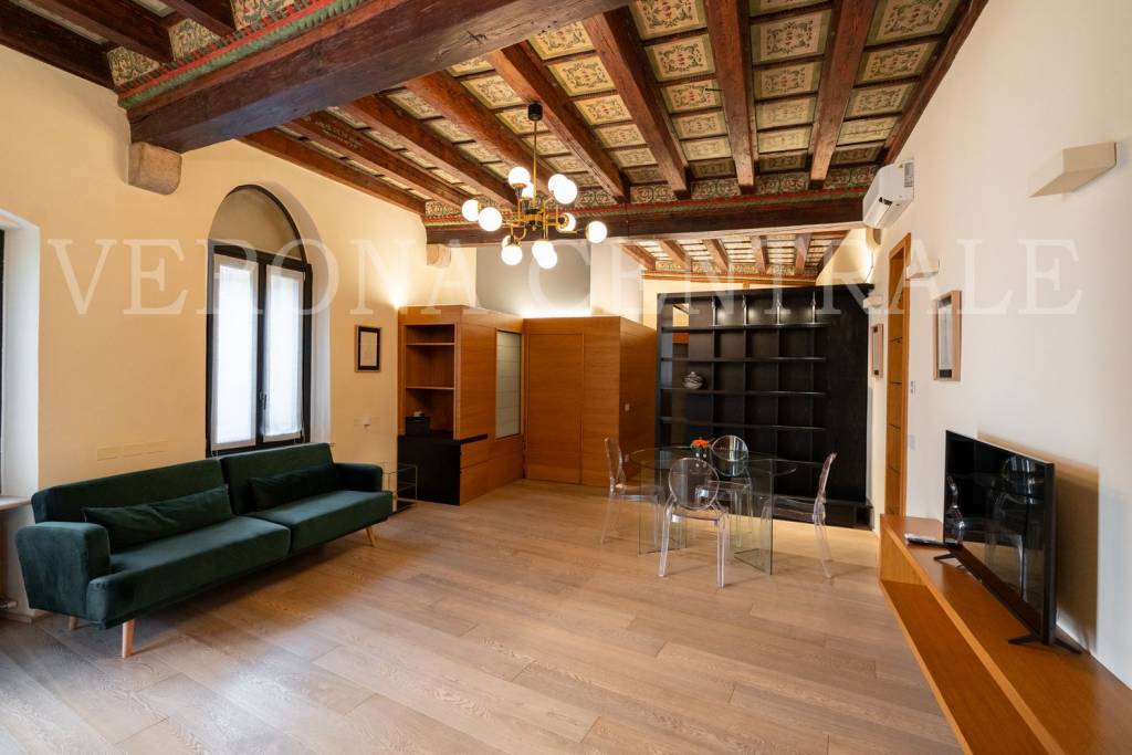 appartamento in affitto a Verona in zona Centro Storico