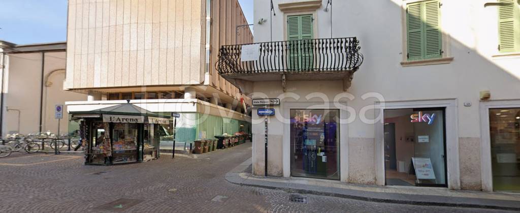 negozio in affitto a Verona in zona Centro Storico