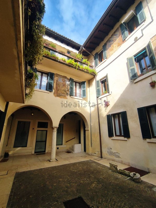 appartamento in affitto a Verona in zona Centro Storico