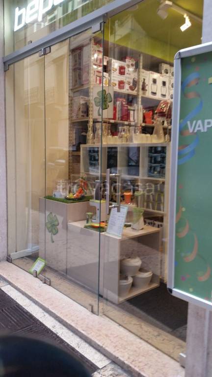 negozio in affitto a Verona in zona Centro Storico